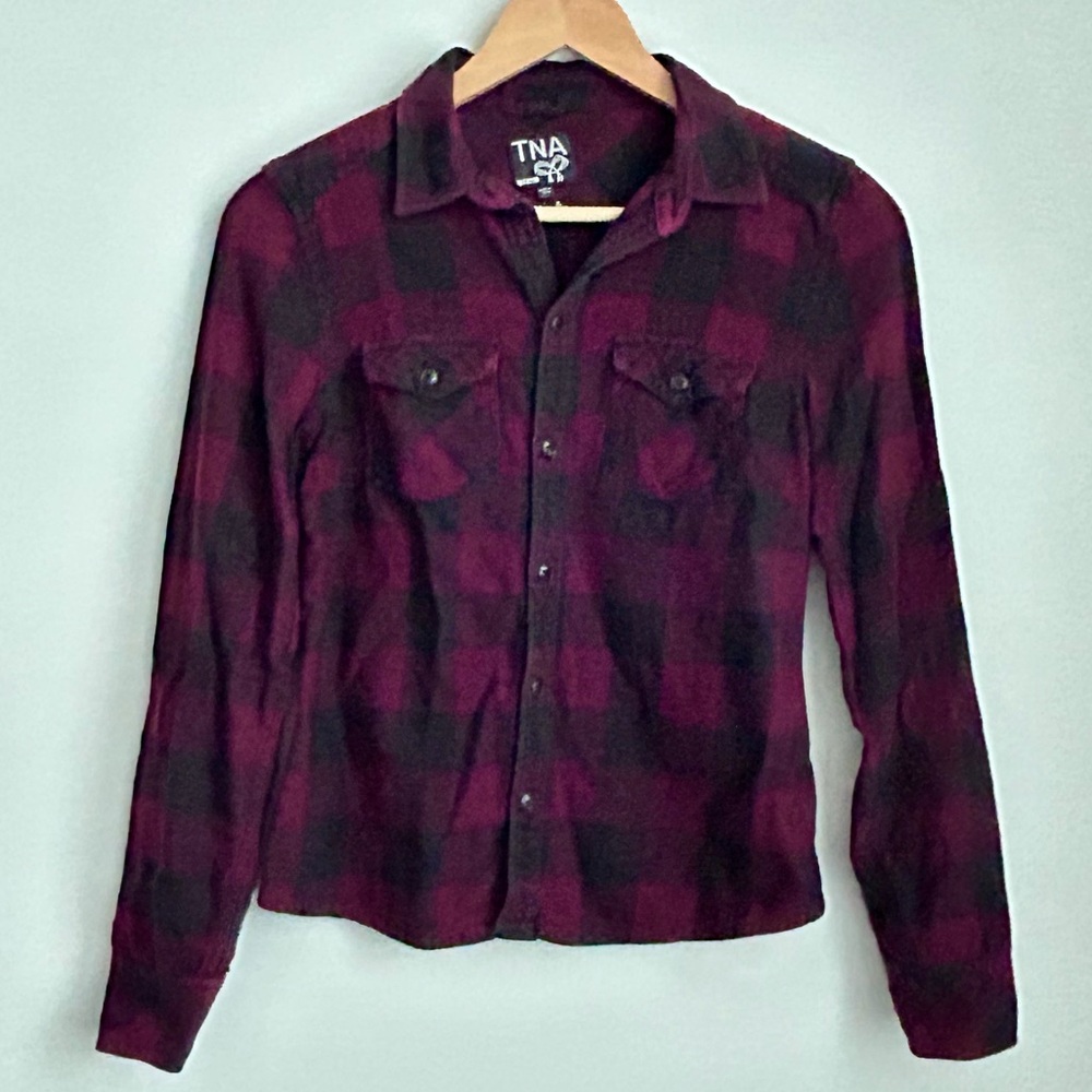 Aritzia TNA Classic Fit Plaid 100% Cotton Flannel Shirt in Maroon